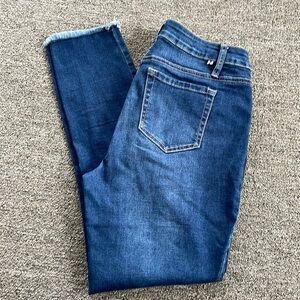 Frayed hem skinny jeans, Size 8, New Without Tags